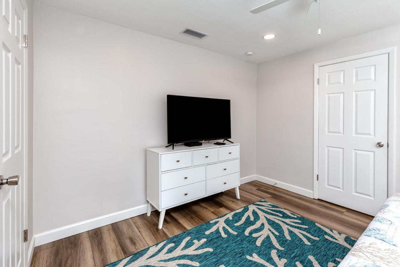 Modern Home, Heated Pool, Close To Beaches! Tarpon Springs Ngoại thất bức ảnh