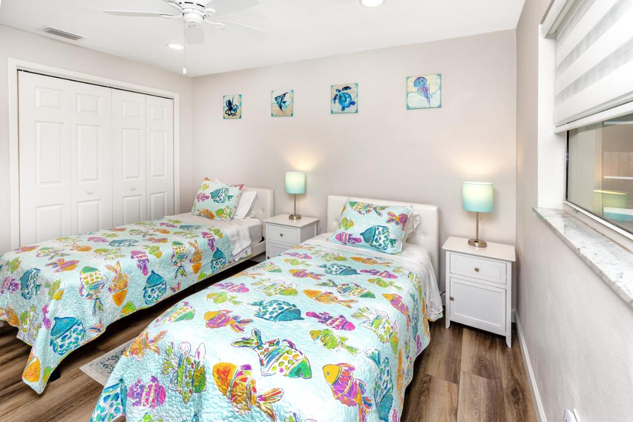 Modern Home, Heated Pool, Close To Beaches! Tarpon Springs Ngoại thất bức ảnh