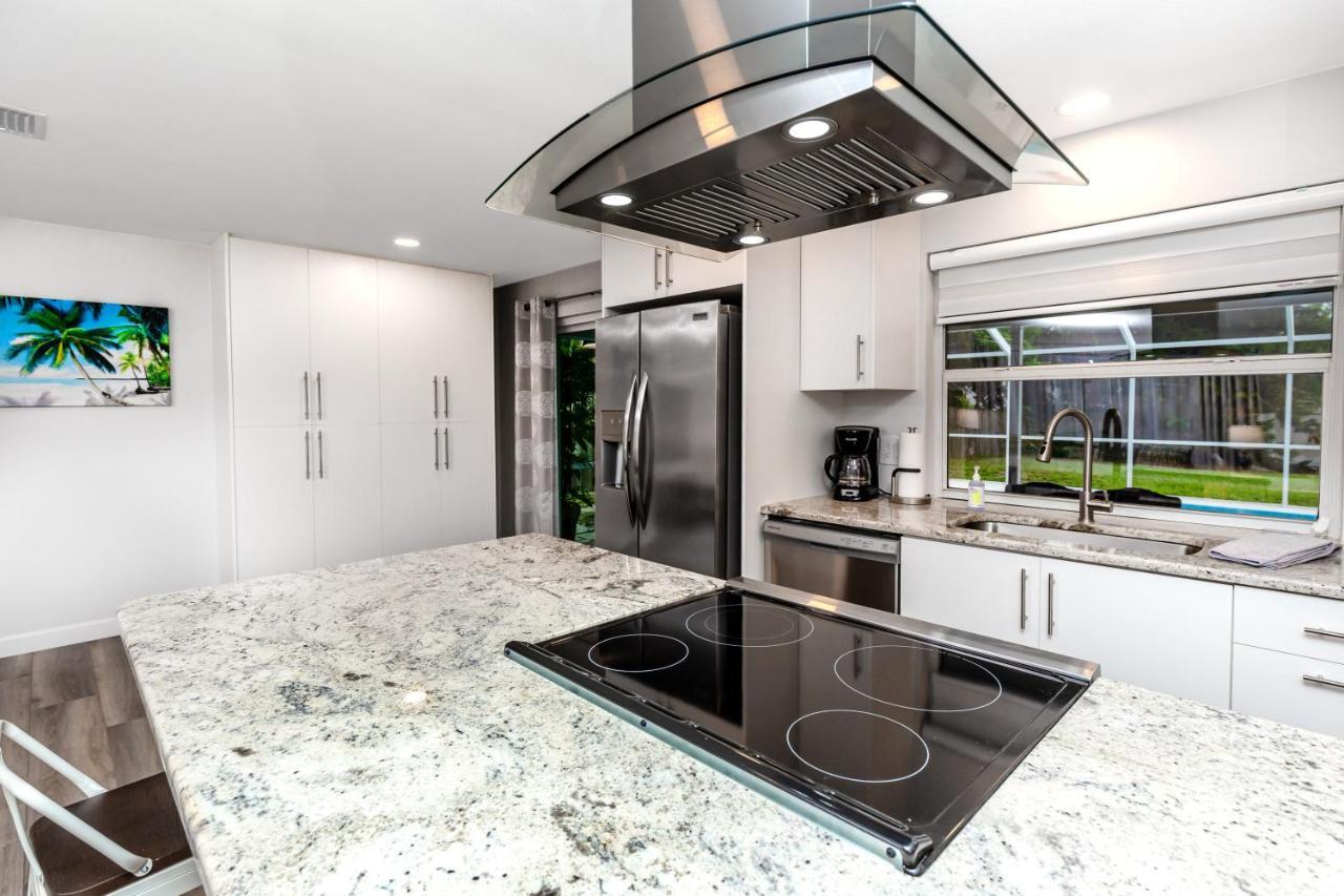 Modern Home, Heated Pool, Close To Beaches! Tarpon Springs Ngoại thất bức ảnh
